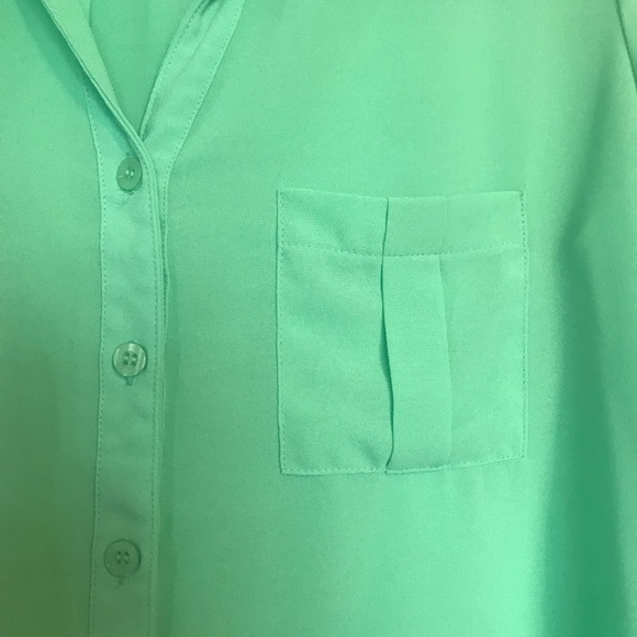 Mint green button down blouse, Medium - Picture 3 of 5